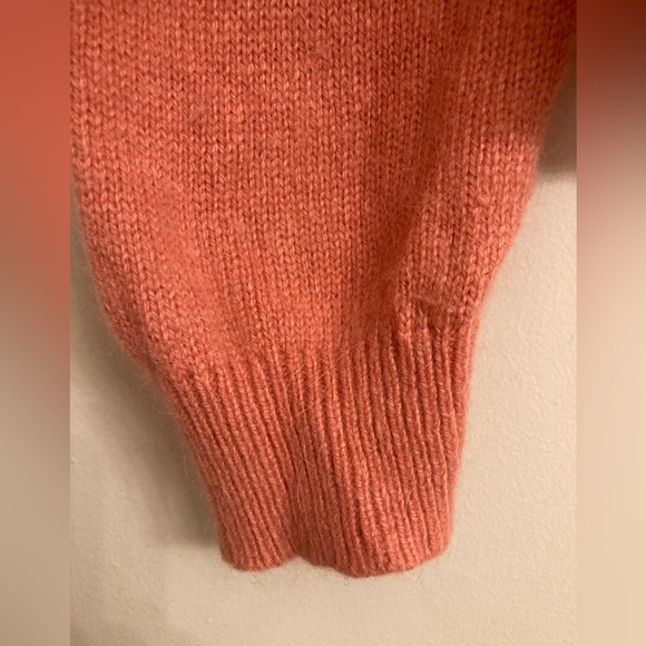 Forever 21 Pink Sweater - Picture 4 of 5